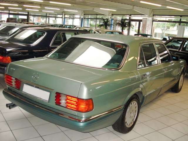 MercedesBenz W126 560 SEL carnation green